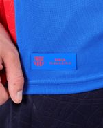 104834620-Camiseta-deportiva-Futbol-Club-Barcelona-soccer-cities-celeste-para-hombre