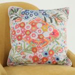 104512680-Cojin-estampado-con-bordado-de-flores-38x38-cm