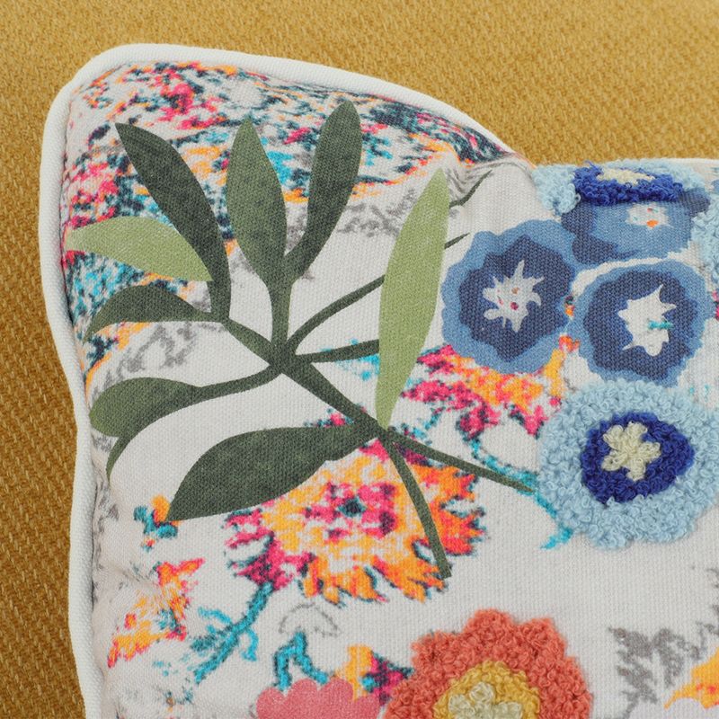 104512680-Cojin-estampado-con-bordado-de-flores-38x38-cm