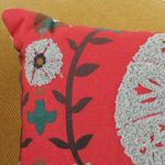 104512692-Cojin-estampado-con-bordado-etnico-38x38-cm