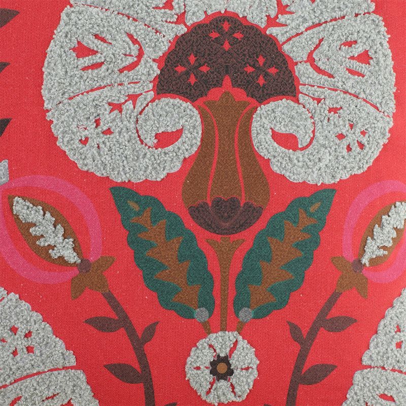 104512692-Cojin-estampado-con-bordado-etnico-38x38-cm
