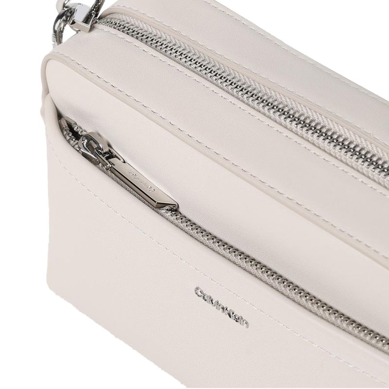 104872672-Cartera-crossbody-Calvin-Klein-Must-color-beige-para-mujer