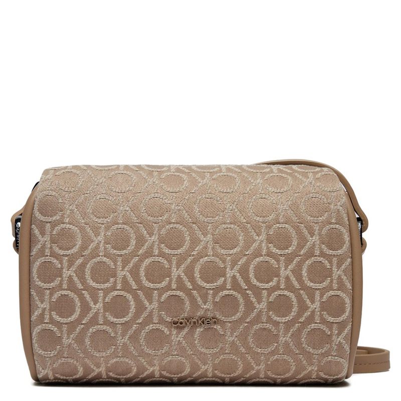104872675-Cartera-crossbody-Calvin-Klein-Refine-color-cafe-para-mujer
