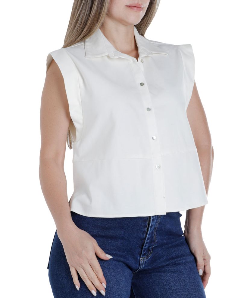 104878457-Blusa-Sabrina-camisera-blanca-manga-corta-para-mujer