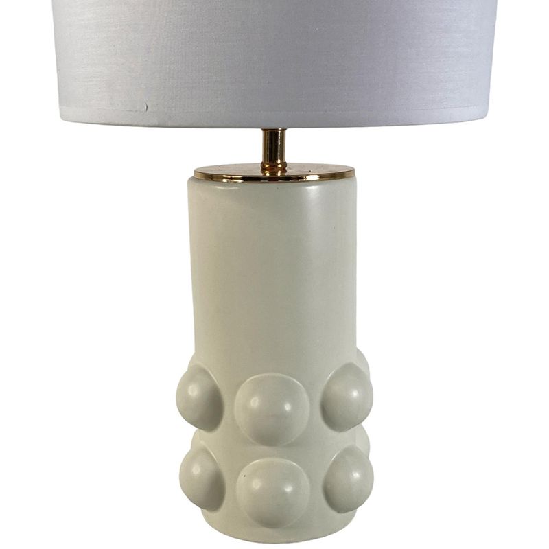 104883494-Lampara-de-mesa-blanca-con-base-decorativa-28x28x49cm
