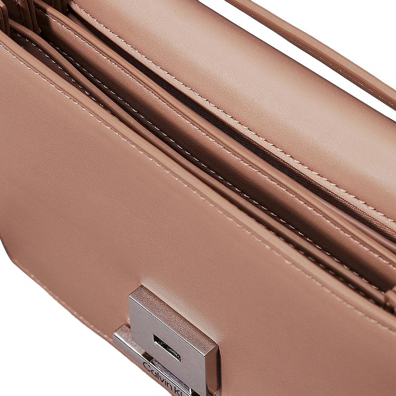 104872659-Cartera-crossbody-calvin-klein-linear-color-rosa-para-mujer