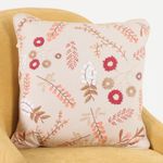 104512691-Cojin-estampado-con-bordado-de-flores-45x45cm