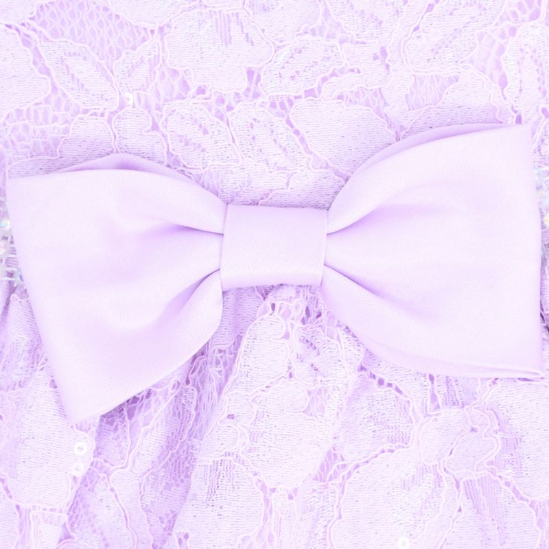 104783044-Vestido-blanco-de-encaje-para-bebe-niña