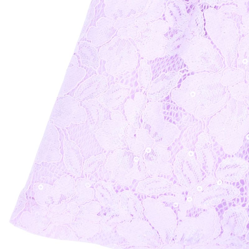 104783044-Vestido-blanco-de-encaje-para-bebe-niña