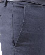 104151897-Pantalon-casual-Nautica-slim-fit-negro-cuadriculado-para-hombre