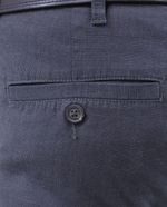 104151897-Pantalon-casual-Nautica-slim-fit-negro-cuadriculado-para-hombre