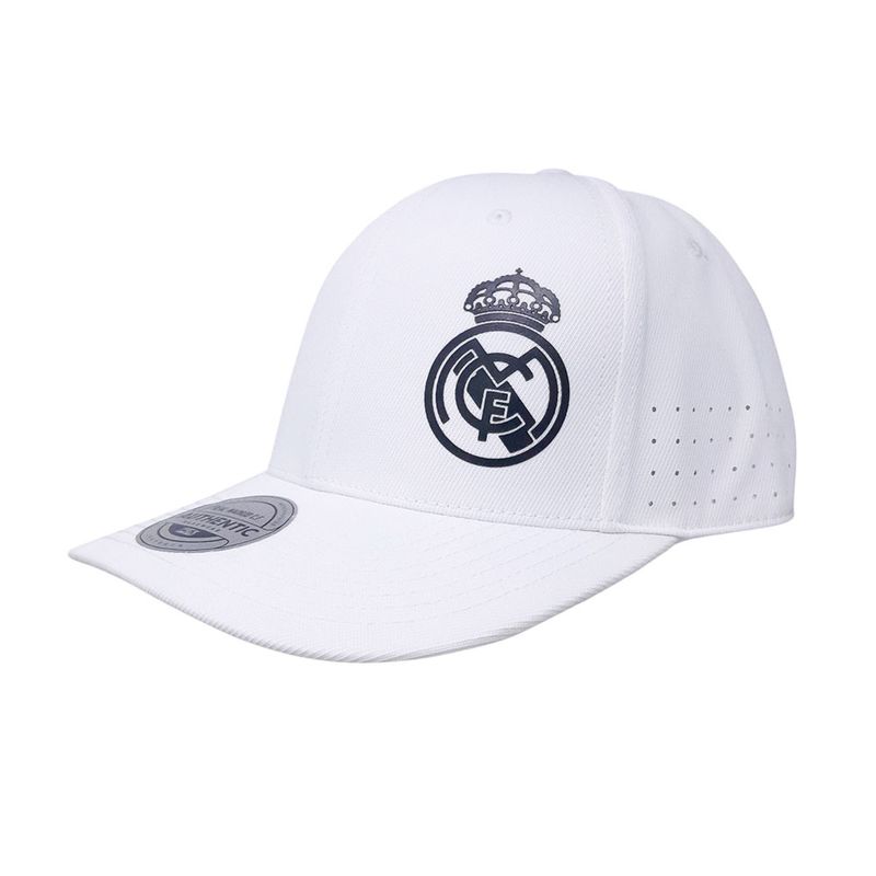 104834580-Gorra-deportiva-Real-Madrid-blanca-para-hombre