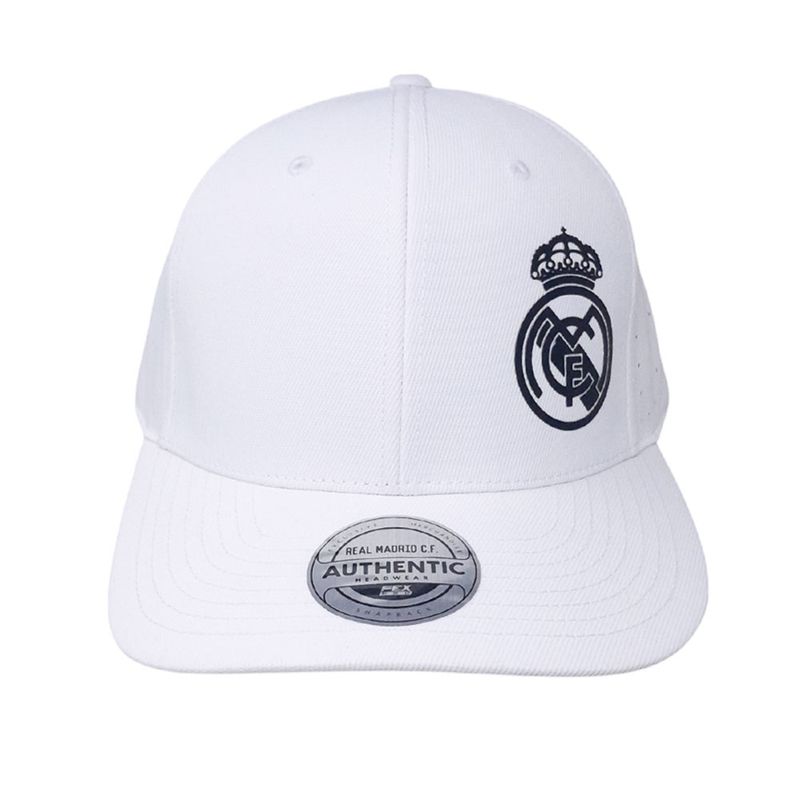 104834580-Gorra-deportiva-Real-Madrid-blanca-para-hombre