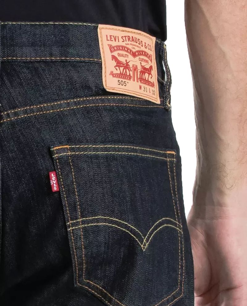 104875895-Jeans-Levi-s-505-regular-fit-azul-oscuro-denim-para-hombre