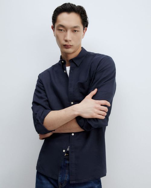 Camisa casual de lino Sfera regular fit azul navy sólida para hombre