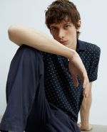 104875631-Camisa-polo-Sfera-azul-navy-con-mini-print-de-rombos-para-hombre