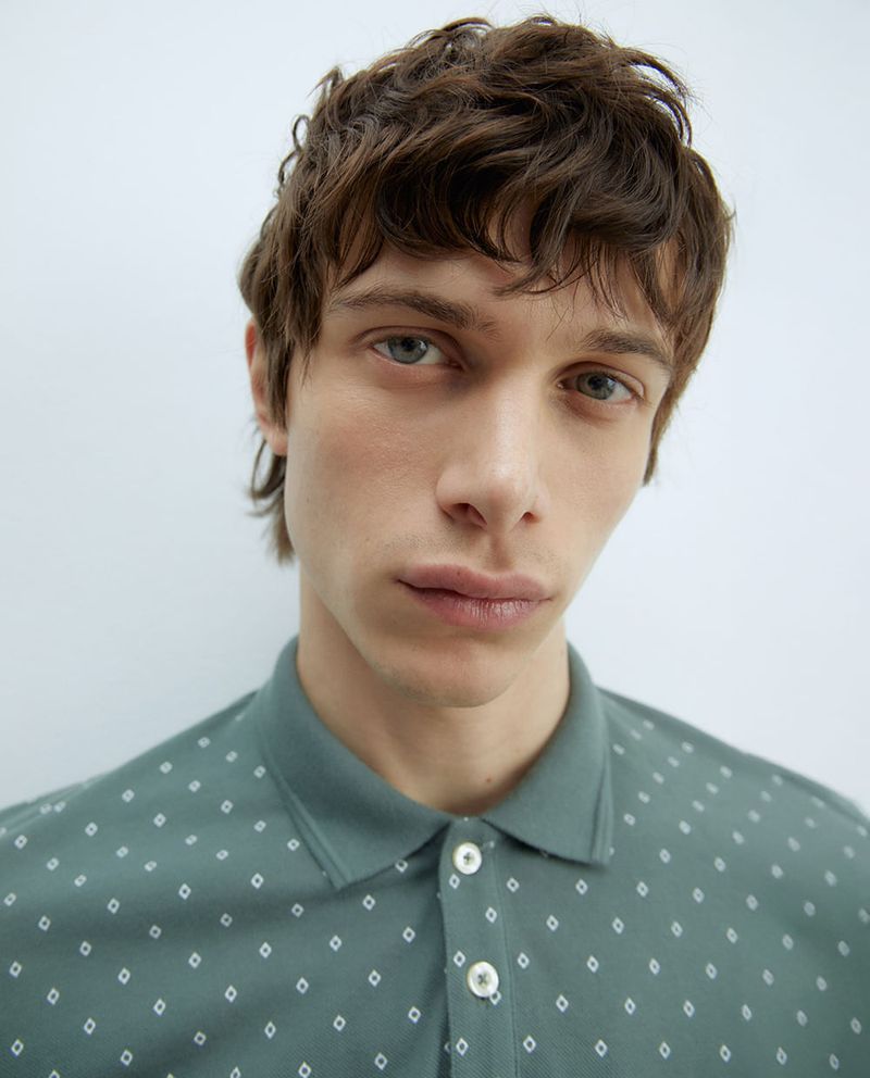 104875635-Camisa-polo-Sfera-verde-sage-con-mini-print-de-rombos-para-hombre