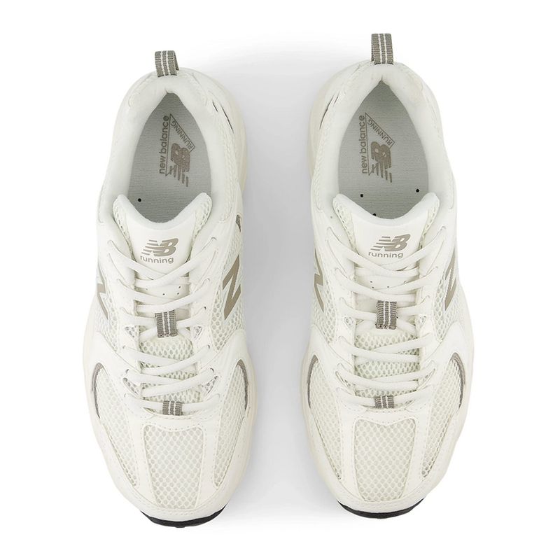 104899234-Zapato-New-Balance-530-casual-beige-para-mujer