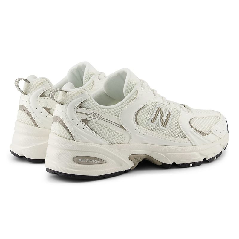104899234-Zapato-New-Balance-530-casual-beige-para-mujer