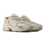 104899244-Zapato-New-Balance-530-casual-beige-para-mujer