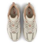 104899244-Zapato-New-Balance-530-casual-beige-para-mujer