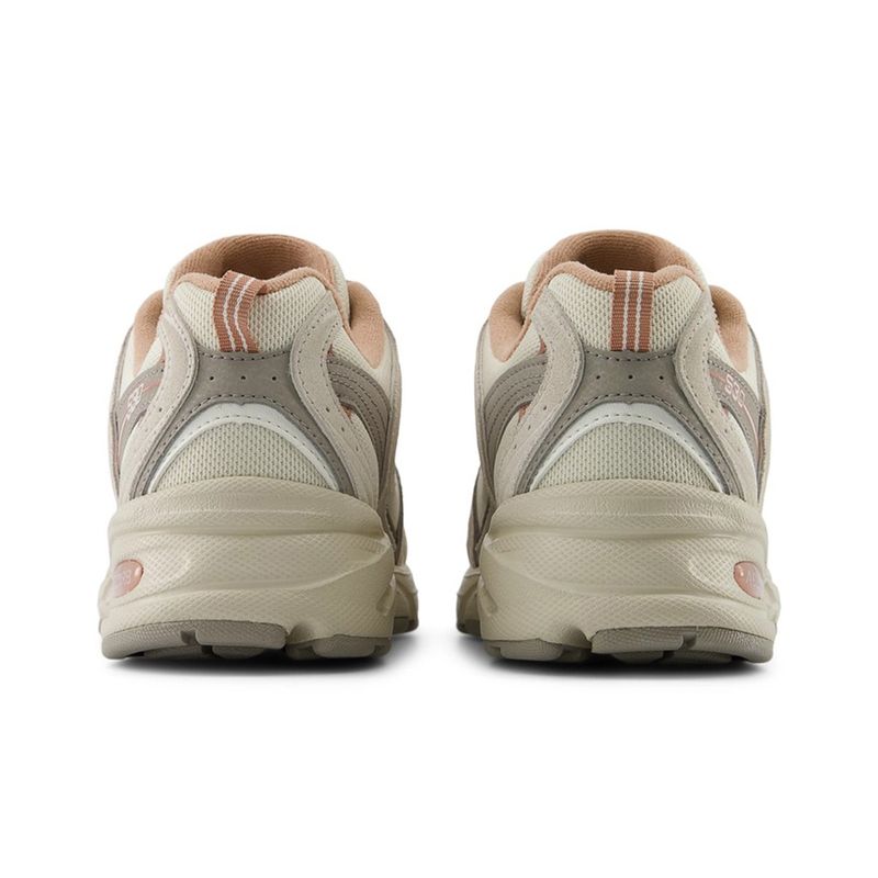 104899244-Zapato-New-Balance-530-casual-beige-para-mujer
