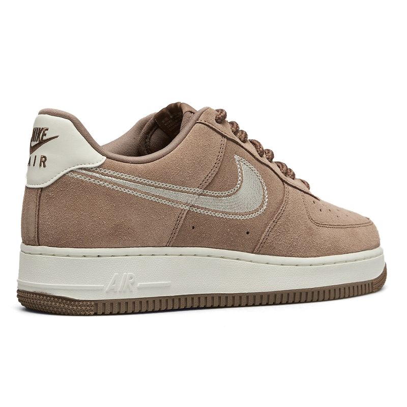 104904012-Zapato-casual-Nike-Air-Force-1-07-LV8-Trend-cafe-para-hombre