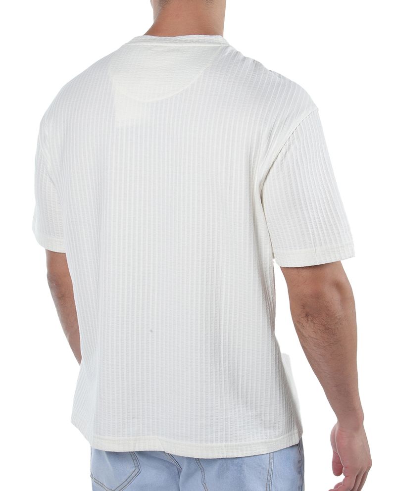 104841395-Camiseta-Denim-and-Flower-relaxed-fit-blanca-con-rayas-texturizadas-para-hombre