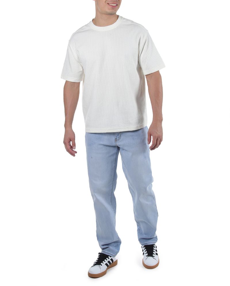 104841395-Camiseta-Denim-and-Flower-relaxed-fit-blanca-con-rayas-texturizadas-para-hombre