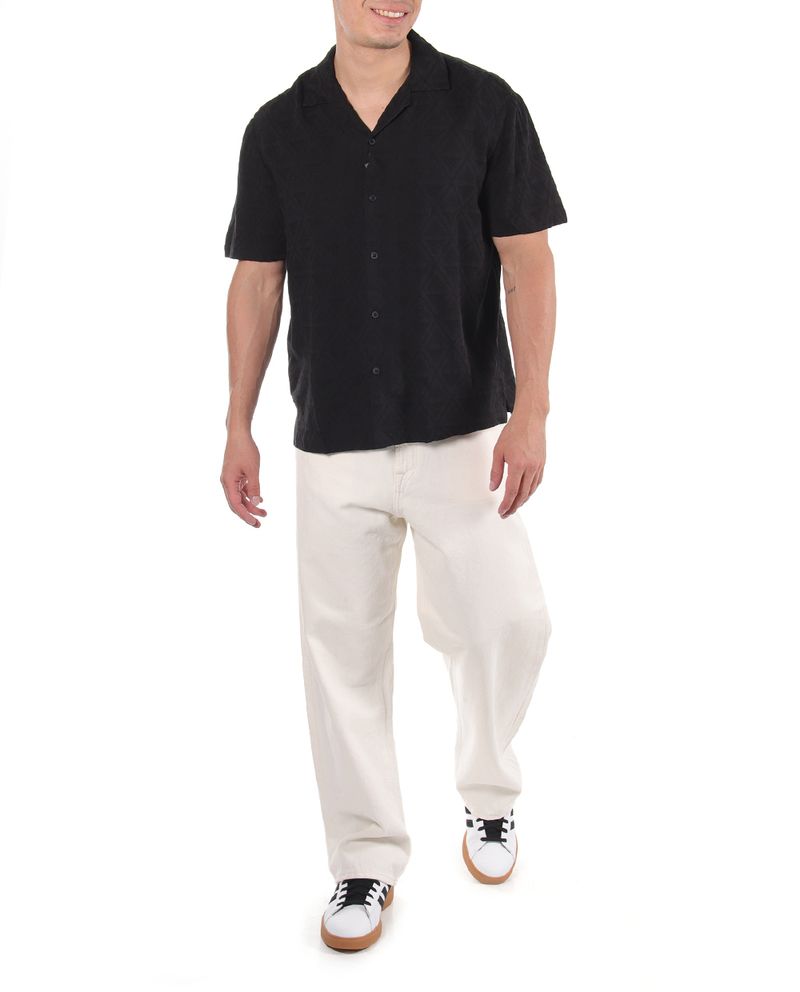 104841413-Camisa-casual-Denim-and-Flower-negra-con-rombos-bordados-para-hombre