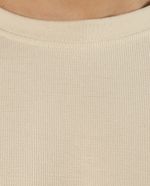 104841355-Camiseta-basica-regular-fit-Denim---Flower-beige-con-textura-para-hombre