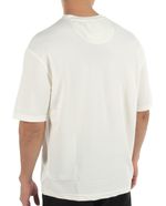 104841359-Camiseta-basica-oversize-fit-Denim---Flower-blanca-con-textura-para-hombre