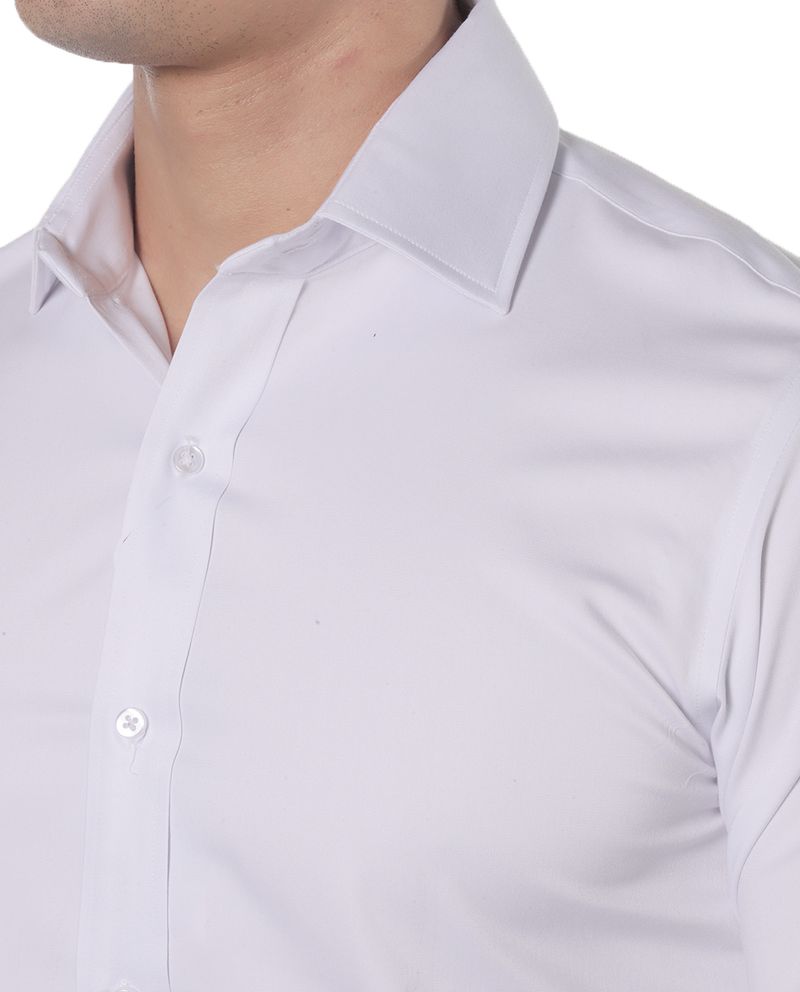 104873841-Camisa-formal-Lisa-Premium-Bambu-Pierre-Cardin-slim-fit-blanca-solida-para-hombre