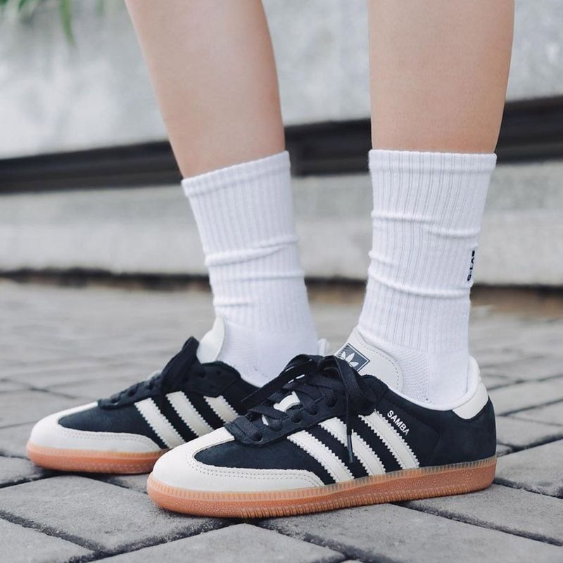 104903478-Zapato-Adidas-Originals-Samba-OG-casual-bicolor-para-mujer