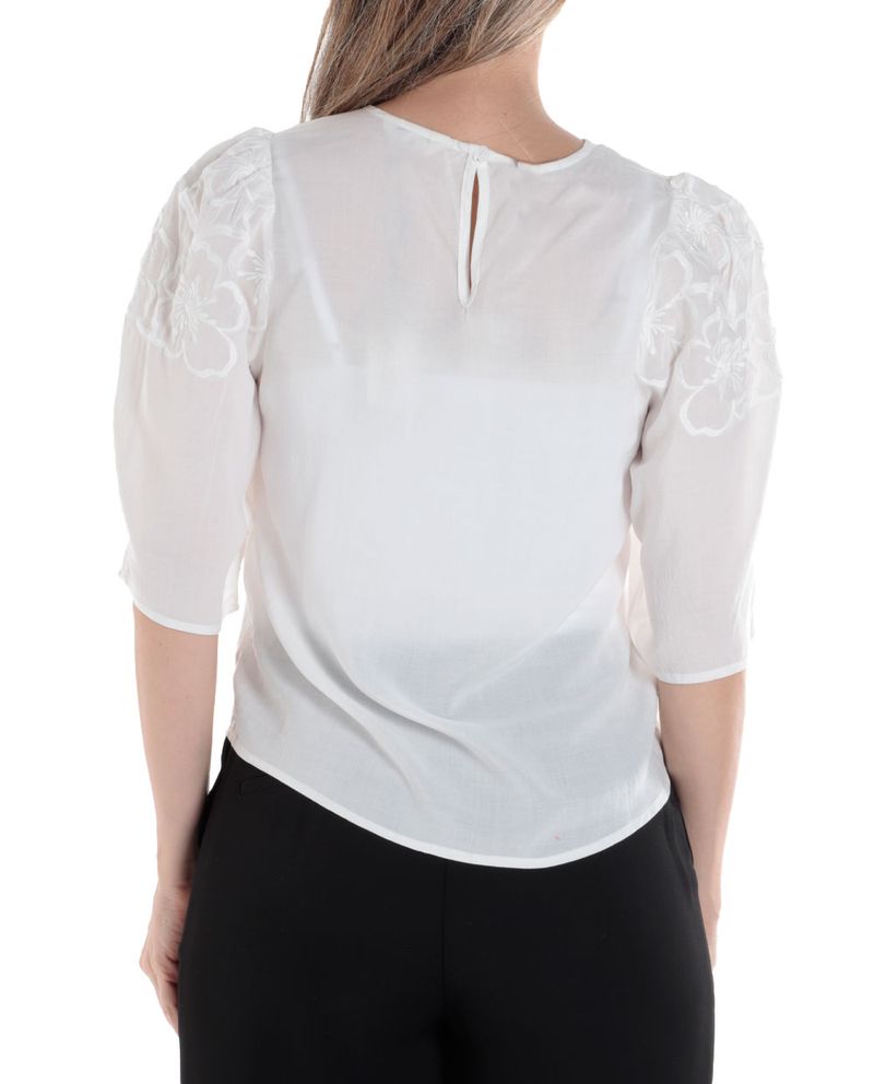 104749238-Blusa-Sabrina-casual-blanca-manga-3-4-para-mujer