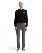104909128-Pantalon-Levi-s-511-slim-tech-gris-con-textura-para-hombre