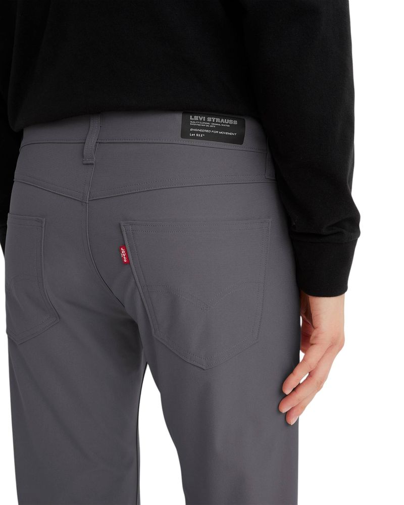 104909128-Pantalon-Levi-s-511-slim-tech-gris-con-textura-para-hombre