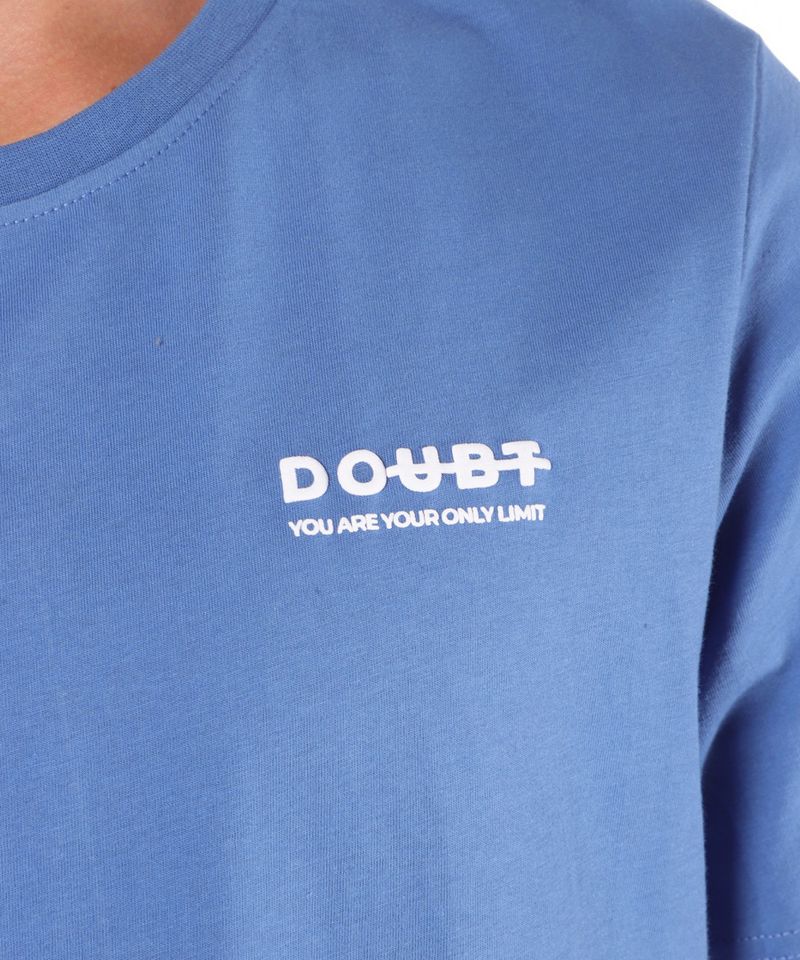 104765639-Camiseta-Orange-regular-fit-azul-con-estampado--DOUBT--para-hombre