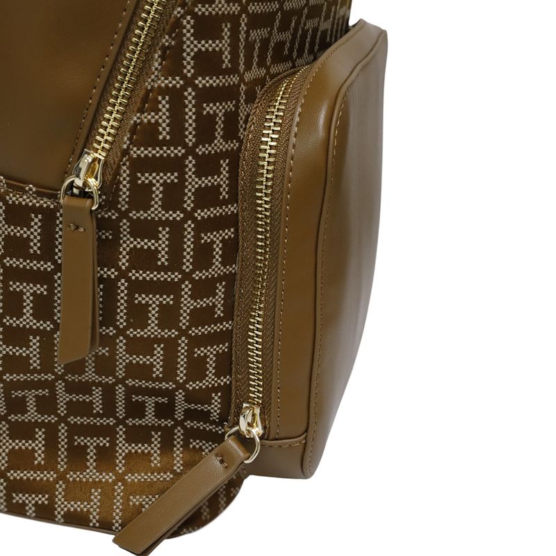 104837505-Mochila-Tommy-Hilfiger-cafe-para-mujer