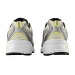 104907812-Zapato-New-Balance-530-casual-plateado-para-mujer
