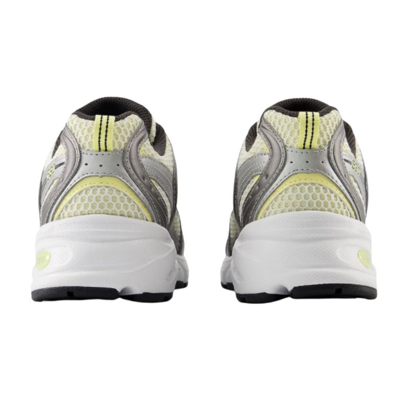 104907812-Zapato-New-Balance-530-casual-plateado-para-mujer