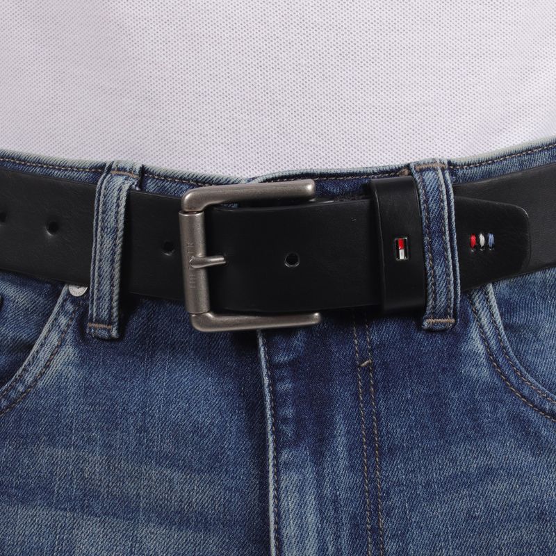 104778234-Cinturon-tradicional-Tommy-Hilfiger-negro-solido-para-hombre