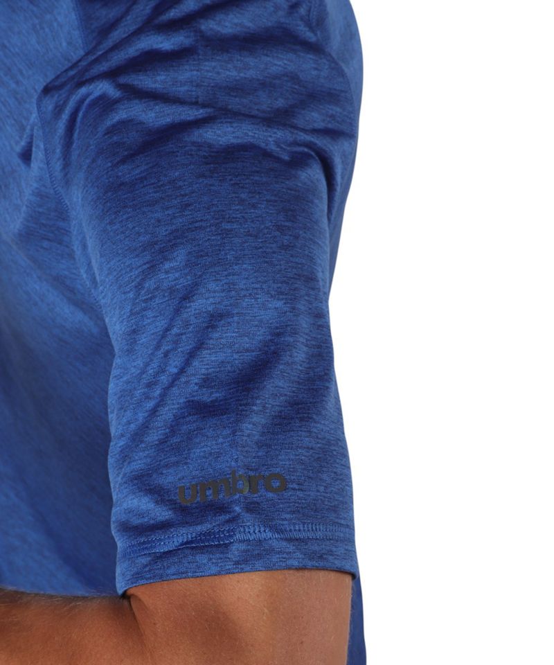 104862084-Camiseta-deportiva-Umbro-azul-para-hombre