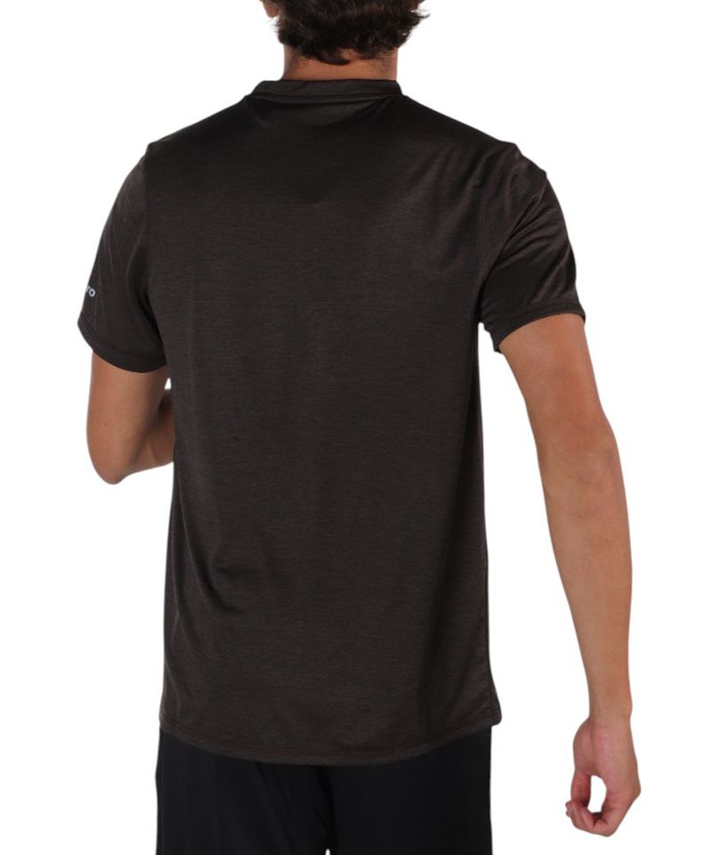 104862089-Camiseta-deportiva-Umbro-negra-para-hombre