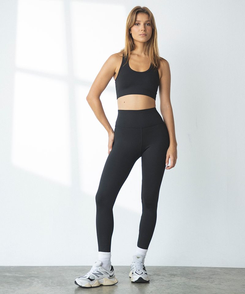 104810731-Top-deportivo-Teammate-negro-solido-para-mujer