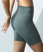 104810755-Short-deportivo-Teammate-verde-solido-para-mujer