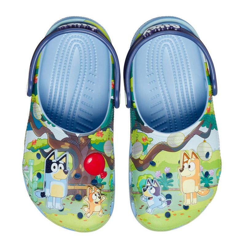 104916212-Crocs-clasico-de-Bluey-celeste-para-niño