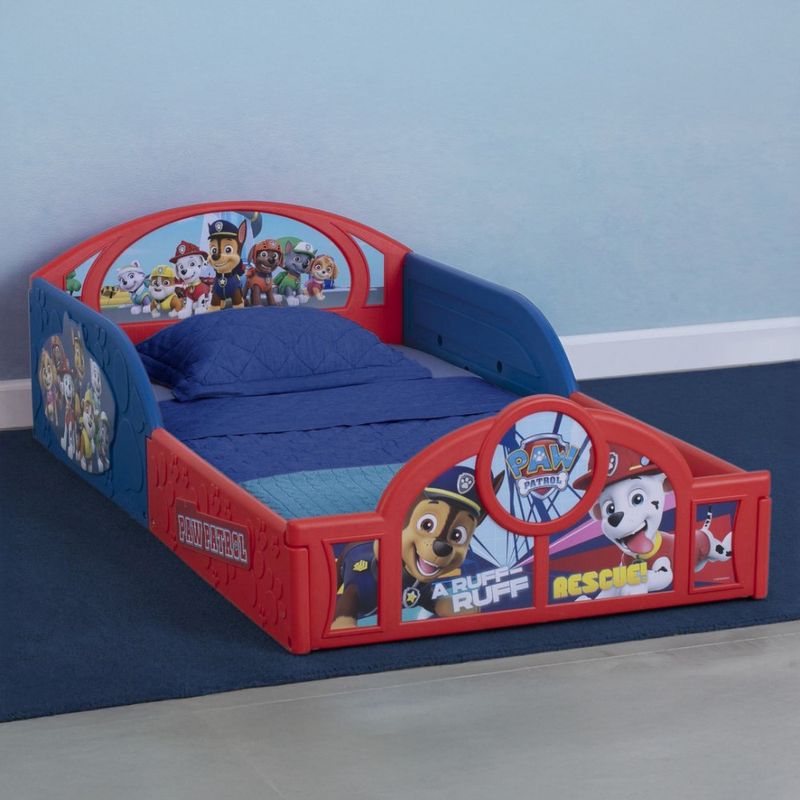 Cama infantil y zona de juegos-1744216150572