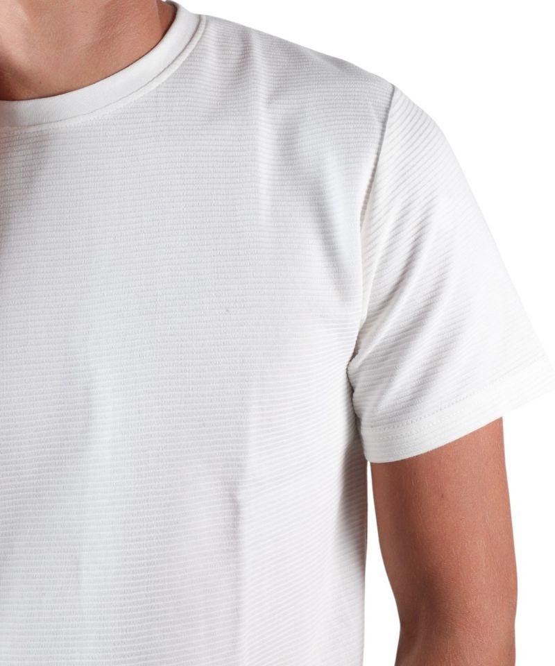 104858598-Camiseta-Denim-and-Flower-blanca-con-rayas-texturizadas-para-hombre
