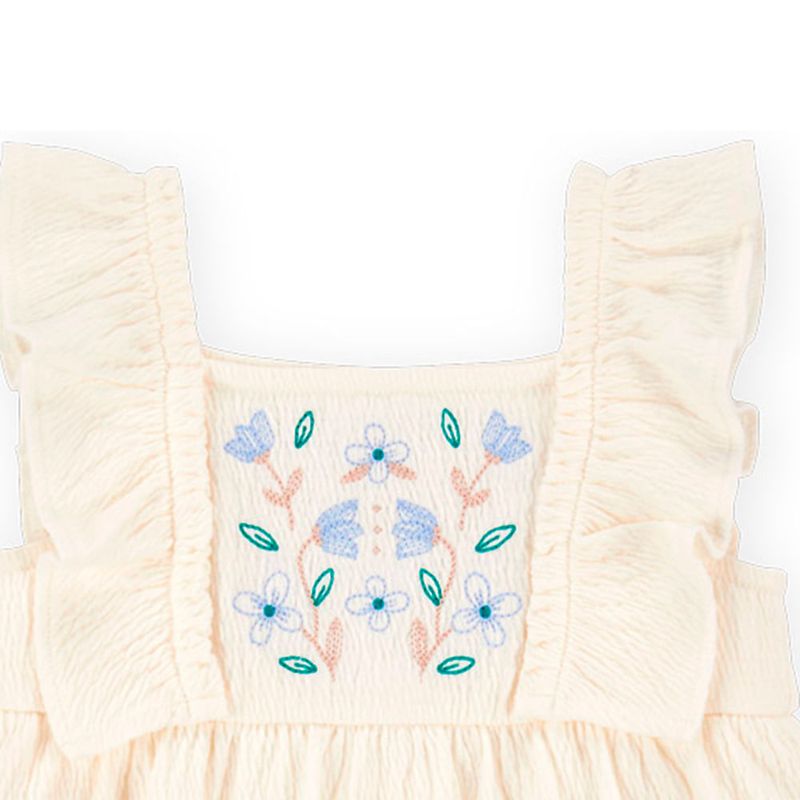 104893535-Vestido-beige-con-bordado-para-bebe-niña